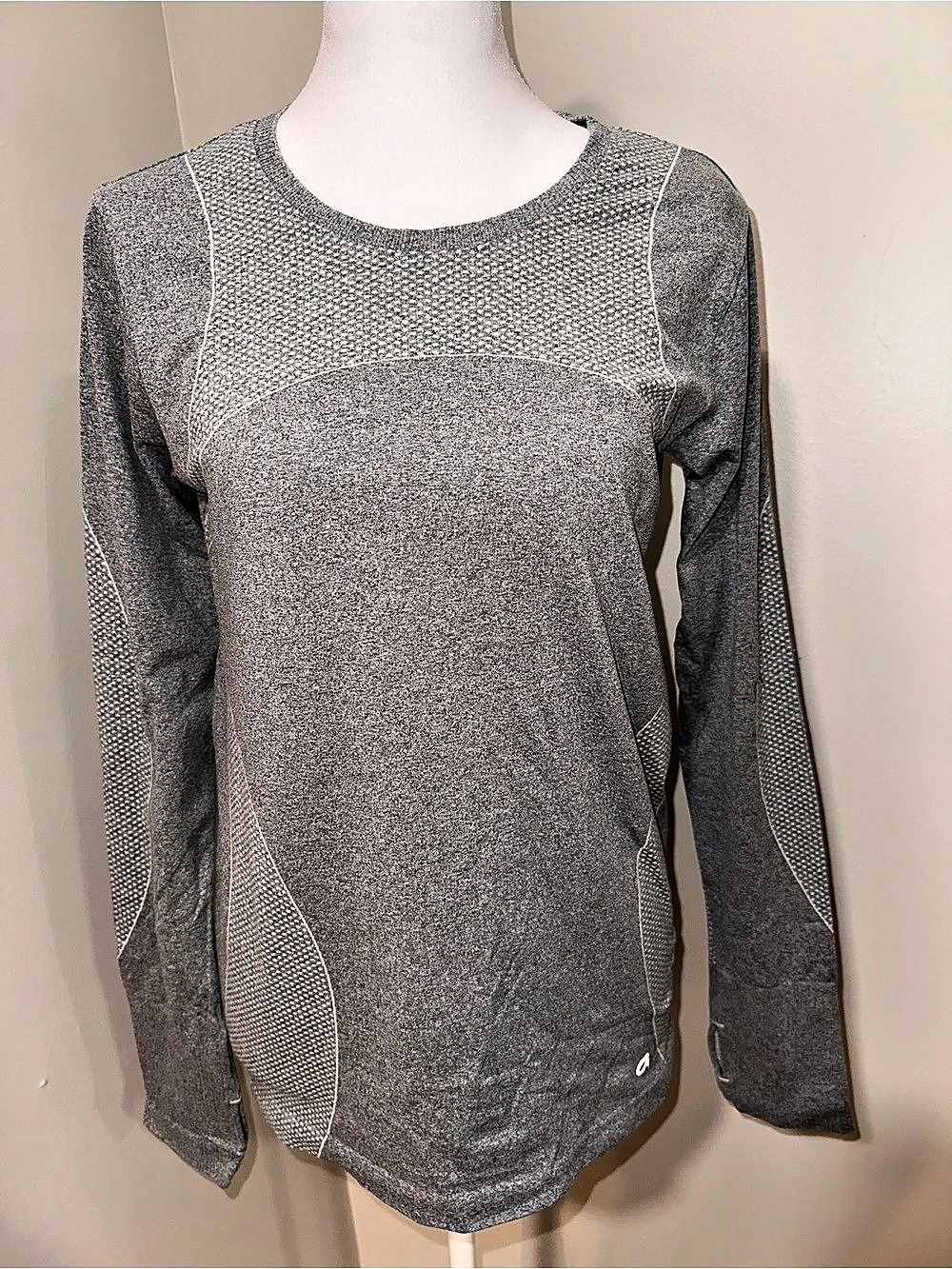 Gap Fit Women's Long Sleeve Gray Top Size Large